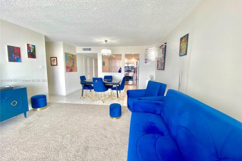 Copropriété à vendre à Aventura, Floride: 1 chambre, 93.37 m2 № 739909 - photo 13