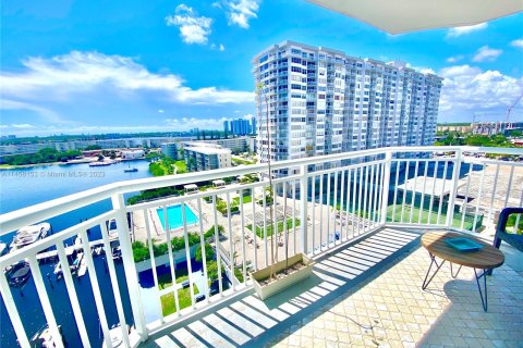 Condominio en venta en Aventura, Florida, 1 dormitorio, 93.37 m2 № 739909 - foto 3