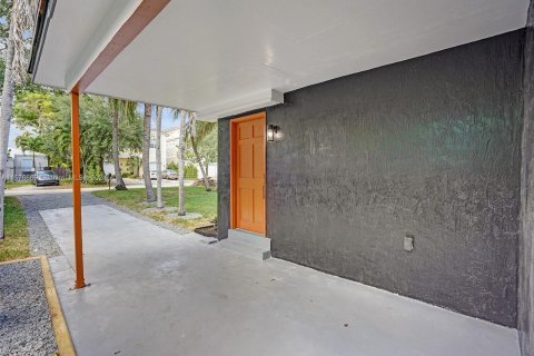 House in Fort Lauderdale, Florida 4 bedrooms, 124.77 sq.m. № 1145488 - photo 3