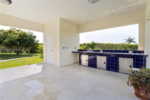 House in Miami, Florida 7 bedrooms, 923.73 sq.m. № 1145386 - photo 30