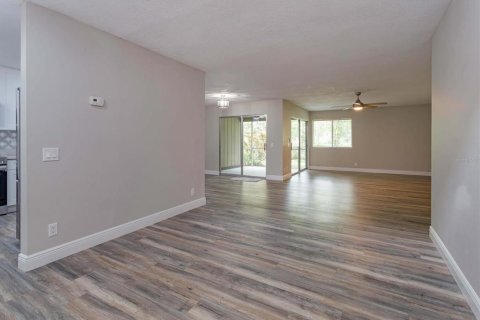 Condo in Altamonte Springs, Florida, 3 bedrooms  № 1341930 - photo 9