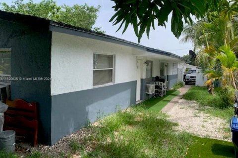 Commercial property in Fort Lauderdale, Florida 142.33 sq.m. № 1281757 - photo 6