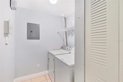 Copropriété à vendre à Orlando, Floride: 2 chambres, 111.95 m2 № 1402506 - photo 11