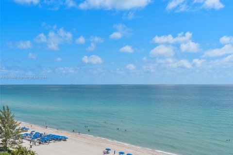 Copropriété à vendre à Sunny Isles Beach, Floride: 4 chambres, 378.21 m2 № 1141761 - photo 26