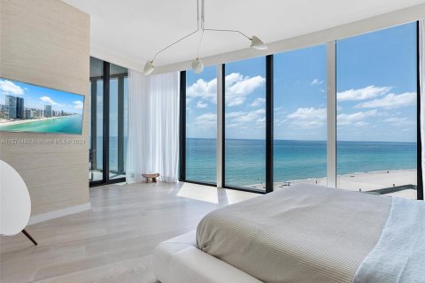 Condominio en venta en Sunny Isles Beach, Florida, 4 dormitorios, 378.21 m2 № 1141761 - foto 27