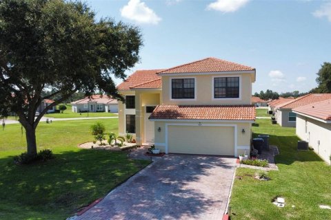 Villa ou maison à vendre à Kissimmee, Floride: 4 chambres, 203.18 m2 № 1323741 - photo 2