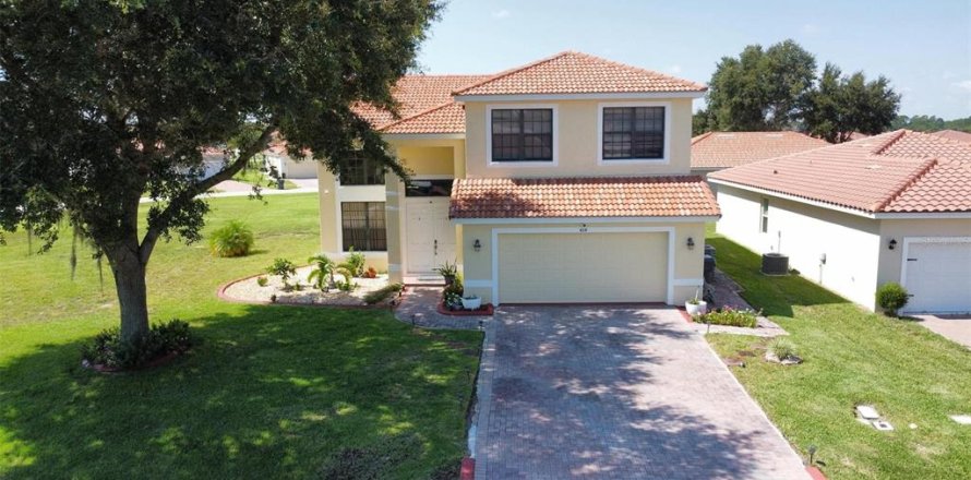 House in Kissimmee, Florida 4 bedrooms, 203.18 sq.m. № 1323741