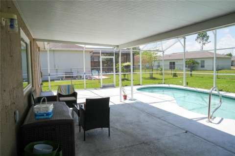 House in Kissimmee, Florida 3 bedrooms, 149.94 sq.m. № 1323742 - photo 11