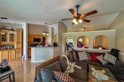 Villa ou maison à vendre à Kissimmee, Floride: 3 chambres, 149.94 m2 № 1323742 - photo 2