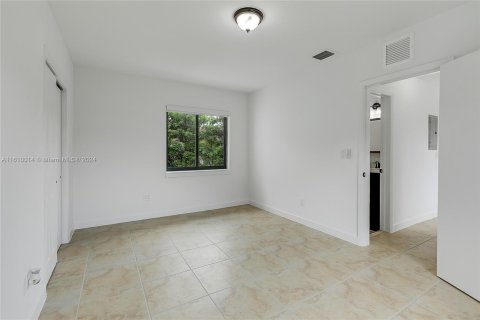 Propiedad comercial en venta en Miami, Florida, 193.61 m2 № 1232240 - foto 16