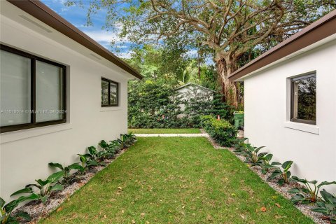 Propiedad comercial en venta en Miami, Florida, 193.61 m2 № 1232240 - foto 7