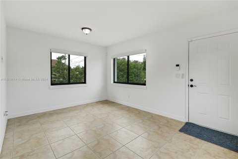 Immobilier commercial à vendre à Miami, Floride: 193.61 m2 № 1232240 - photo 11