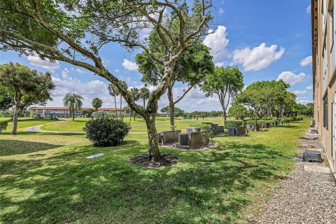 Copropriété à vendre à Pembroke Pines, Floride: 2 chambres, 88.54 m2 № 1185629 - photo 21