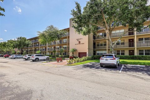 Condo in Pembroke Pines, Florida, 2 bedrooms  № 1185629 - photo 27