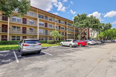 Condo in Pembroke Pines, Florida, 2 bedrooms  № 1185629 - photo 28