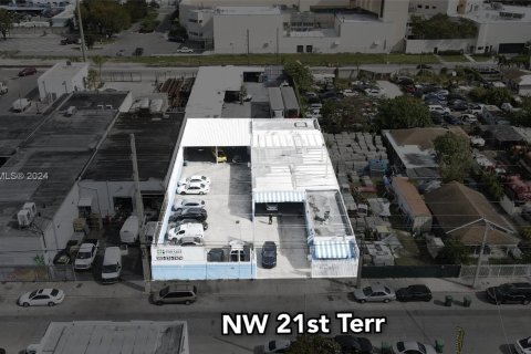 Propiedad comercial en venta en Miami, Florida № 1095328 - foto 10