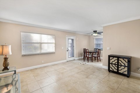 Condo in Delray Beach, Florida, 2 bedrooms  № 851980 - photo 14