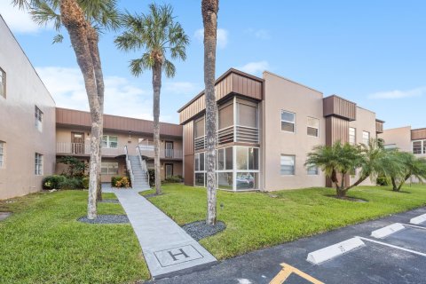 Condo in Delray Beach, Florida, 2 bedrooms  № 851980 - photo 2