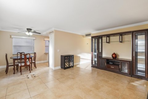 Condo in Delray Beach, Florida, 2 bedrooms  № 851980 - photo 13