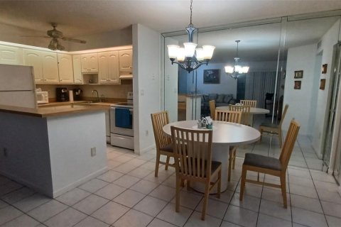 Condo in Tamarac, Florida, 2 bedrooms  № 1221693 - photo 18