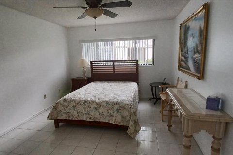 Condo in Tamarac, Florida, 2 bedrooms  № 1221693 - photo 14