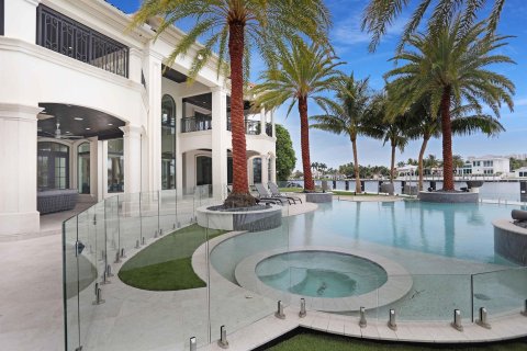 House in Fort Lauderdale, Florida 6 bedrooms, 1006.04 sq.m. № 580031 - photo 20