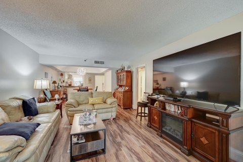 Condo in Boca Raton, Florida, 2 bedrooms  № 579974 - photo 11