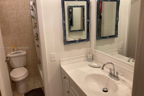 Condo in Lauderdale Lakes, Florida, 1 bedroom  № 938319 - photo 28