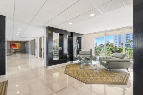 Condo in Fort Lauderdale, Florida, 2 bedrooms  № 1231262 - photo 2