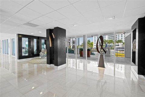 Condo in Fort Lauderdale, Florida, 2 bedrooms  № 1231262 - photo 1