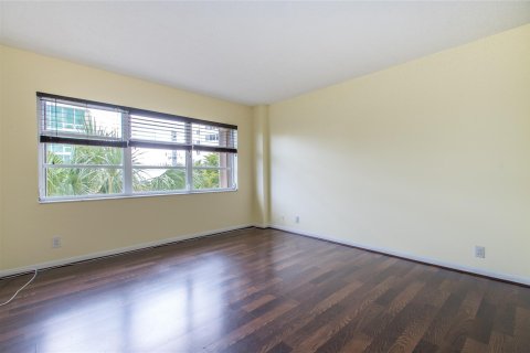 Condo in Fort Lauderdale, Florida, 2 bedrooms  № 1231226 - photo 4