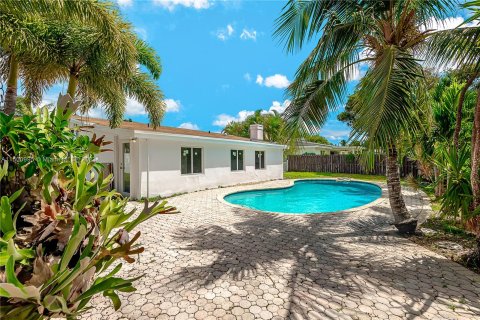 Villa ou maison à vendre à Lighthouse Point, Floride: 4 chambres № 912398 - photo 2