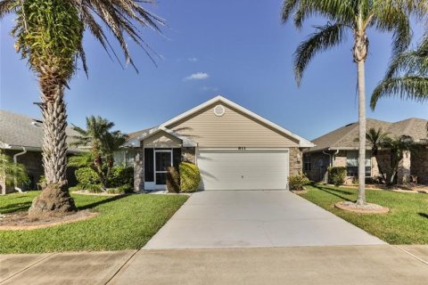Villa ou maison à vendre à Edgewater, Floride: 4 chambres, 184.78 m2 № 264549 - photo 1