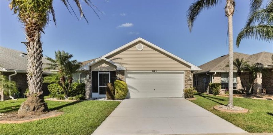 House in Edgewater, Florida 4 bedrooms, 184.78 sq.m. № 264549