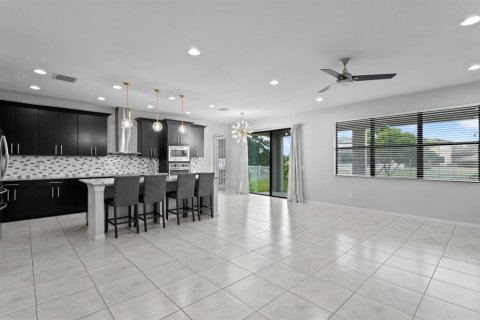 House in Tampa, Florida 6 bedrooms, 514.77 sq.m. № 1382297 - photo 14