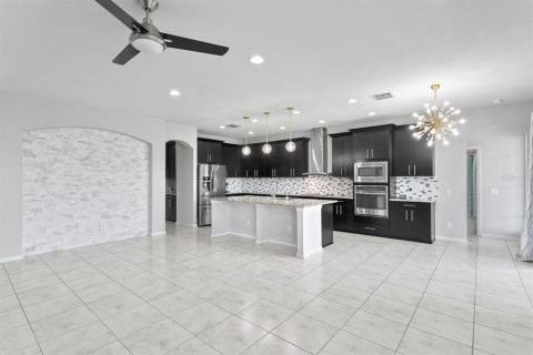 House in Tampa, Florida 6 bedrooms, 514.77 sq.m. № 1382297 - photo 13