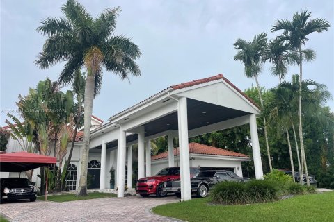 Casa en venta en Miami, Florida, 5 dormitorios, 482.53 m2 № 1409253 - foto 1