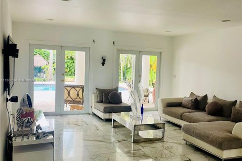 Casa en venta en Miami, Florida, 5 dormitorios, 482.53 m2 № 1409253 - foto 3