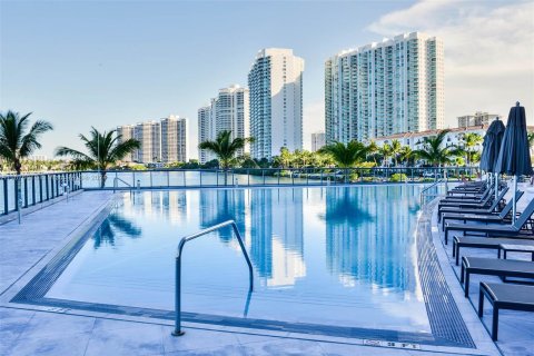 Condominio en venta en Aventura, Florida, 4 dormitorios, 237.74 m2 № 1409300 - foto 4