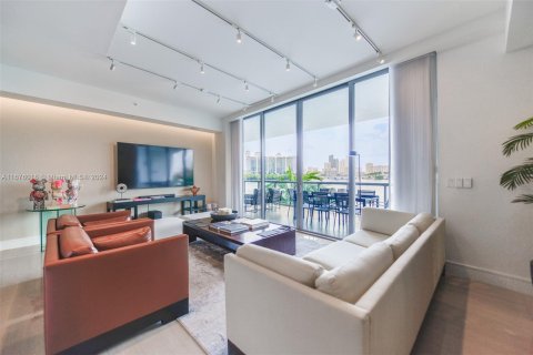 Condominio en venta en Aventura, Florida, 4 dormitorios, 237.74 m2 № 1409300 - foto 7