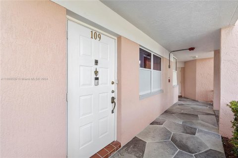 Copropriété à vendre à Sunrise, Floride: 2 chambres, 127.28 m2 № 1385927 - photo 21