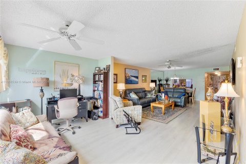 Copropriété à vendre à Sunrise, Floride: 2 chambres, 127.28 m2 № 1385927 - photo 30