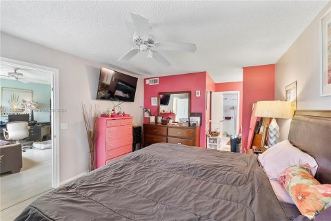 Condo in Sunrise, Florida, 2 bedrooms  № 1385927 - photo 8