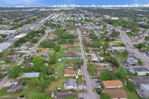 House in West Park, Florida 4 bedrooms, 123.65 sq.m. № 1385850 - photo 26