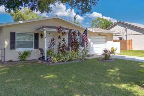 Casa en venta en Saint Cloud, Florida, 2 dormitorios, 97.73 m2 № 1379747 - foto 2