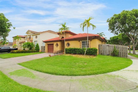 Villa ou maison à vendre à Cutler Bay, Floride: 3 chambres, 162.49 m2 № 1227333 - photo 29