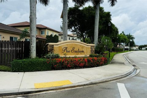 Casa en venta en Cutler Bay, Florida, 3 dormitorios, 162.49 m2 № 1227333 - foto 6