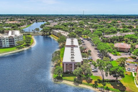 Condo in Tamarac, Florida, 2 bedrooms  № 1188824 - photo 28