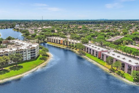 Condo in Tamarac, Florida, 2 bedrooms  № 1188824 - photo 27