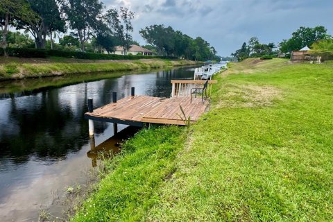 Villa ou maison à vendre à Lake Worth, Floride: 3 chambres, 241.17 m2 № 1188825 - photo 2